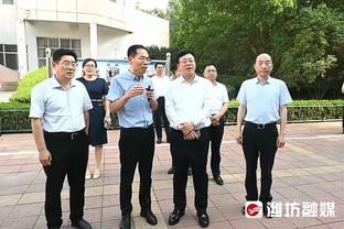 FIFA宣布梅西获奖瞬间？哈兰德父亲表情是……